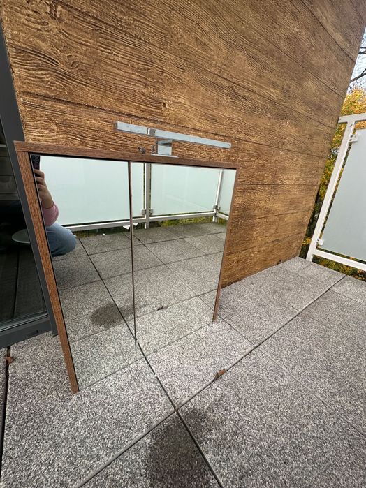 Szafka łazienkowa z lustrem