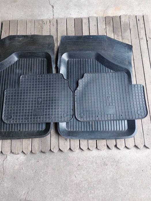 Продам комплект ковриків ваз 2109