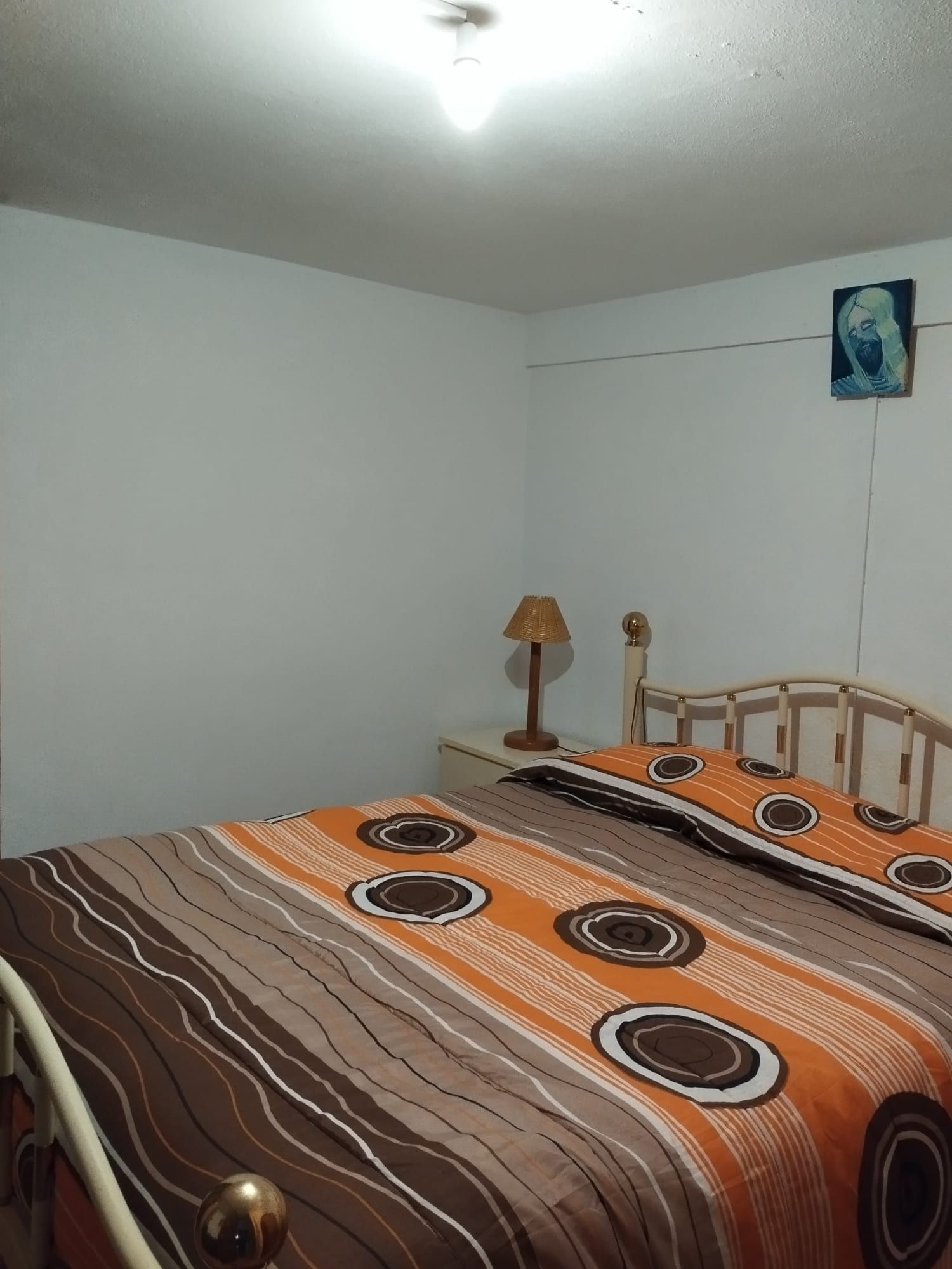 Vende se moradia com garagem