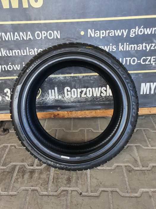 Opona zimowa 225/40/18 Pirelli SottoZero 3 runflat