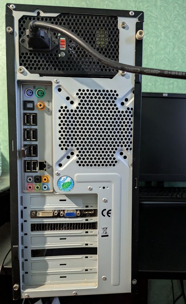 PC Xeon + GTX550Ti + SSD+HDD + Монітор 60 Гц