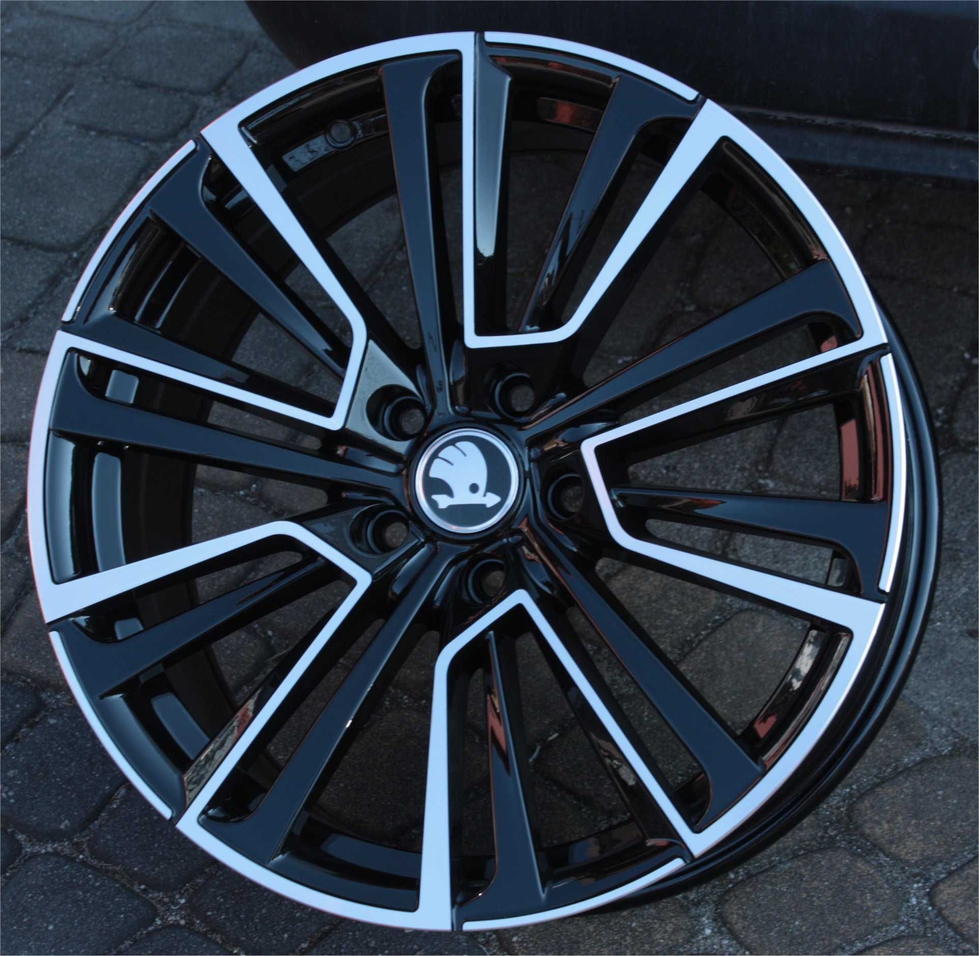 18 5x112 Nowe alufelgi Skoda Rs Octavia Superb Karoq Kamiq VW SEAT AUD