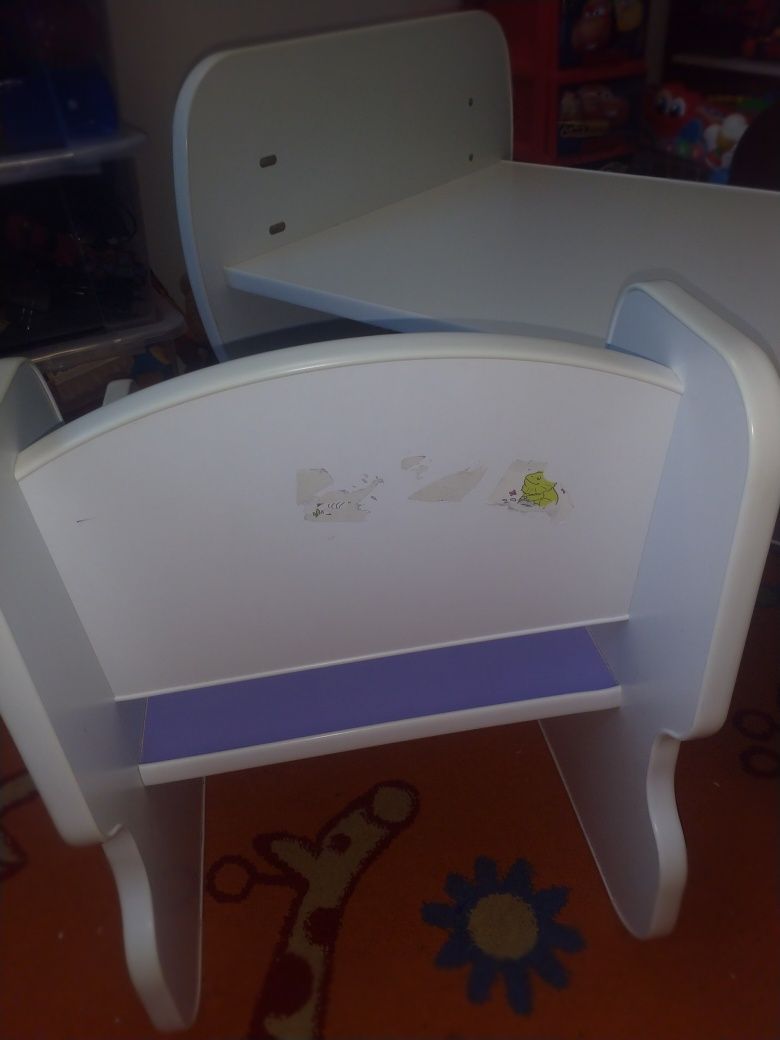Meble krzesło wraz z biurkiem lokomo