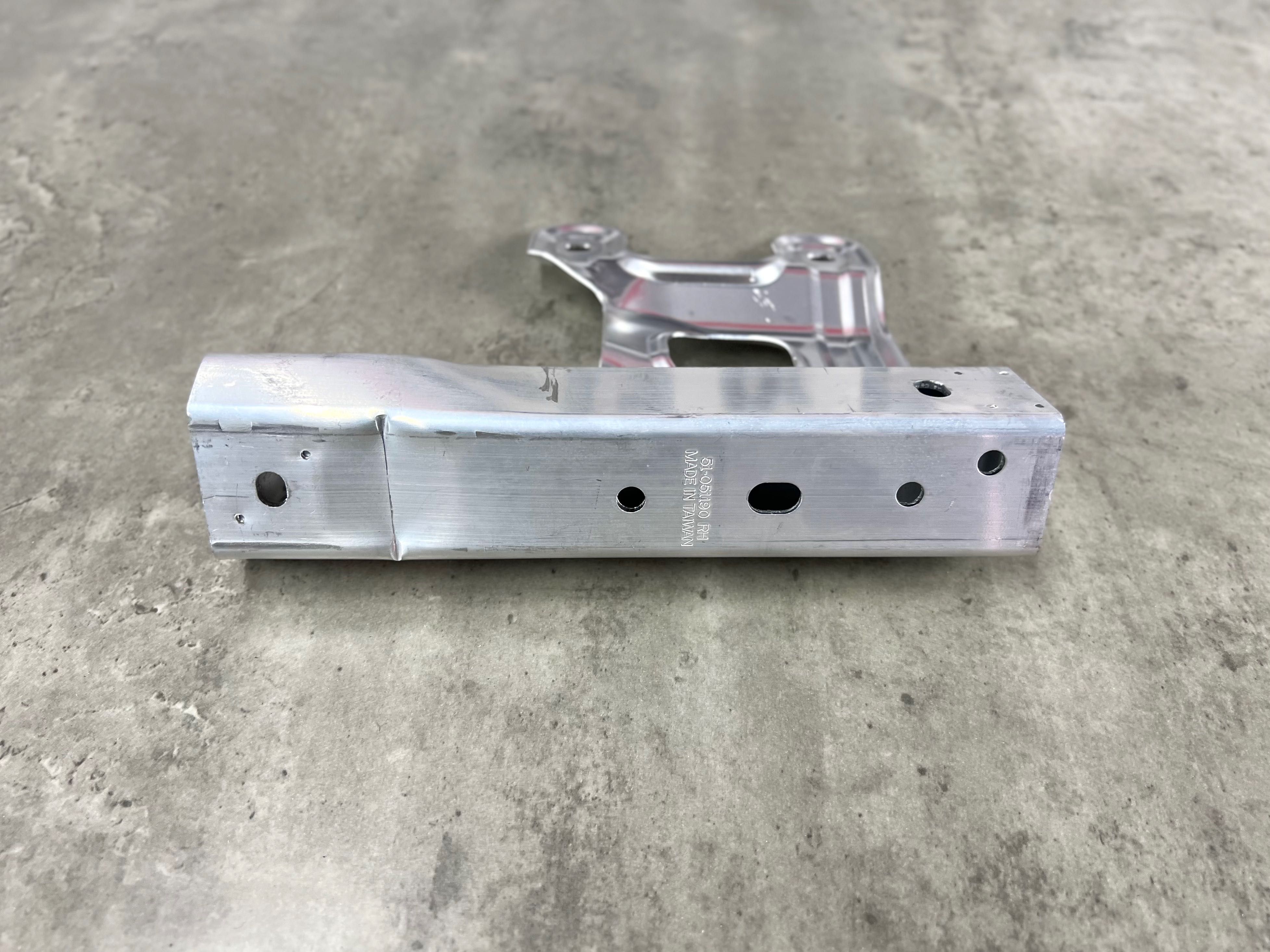 Кронштейн бампера  M Paket  BMW 1 / 2 / 3 / 3GT / 4