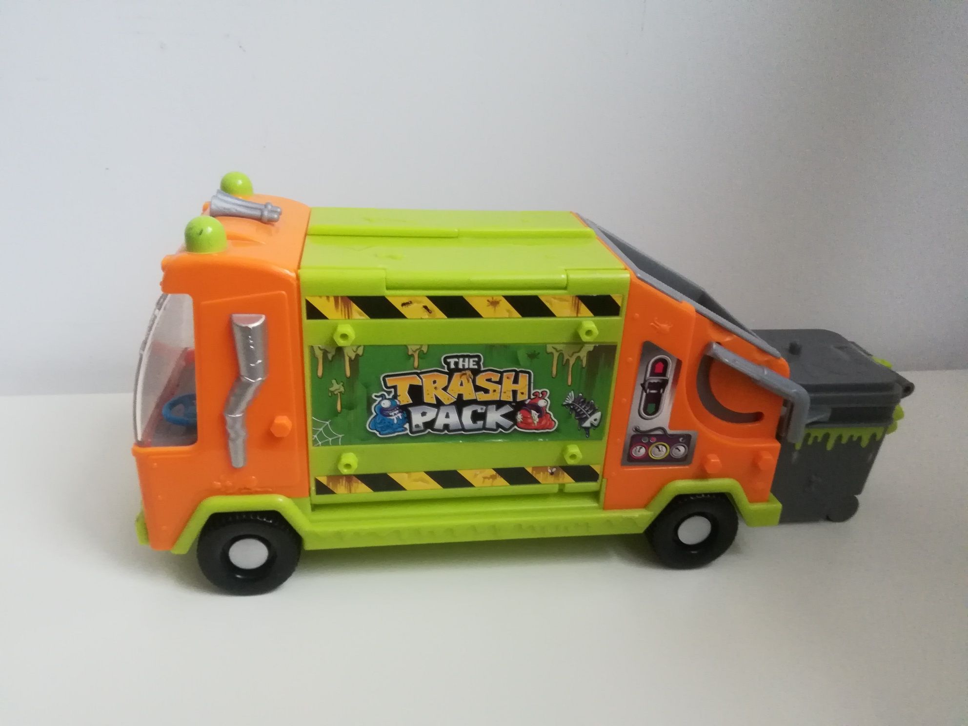 HASBRO trash pack, śmieciaki, śmieciarka.