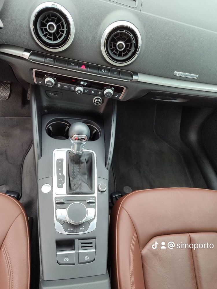 Audi A3 Sportback 1,6 tdi o carro esta com bom estado tudo novo mesmo