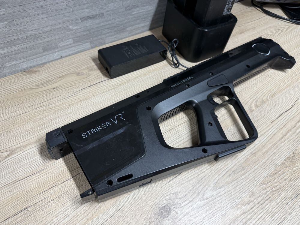 Striker VR Gun V3 — VR‐рушниця з віддачею Virtual Recoil