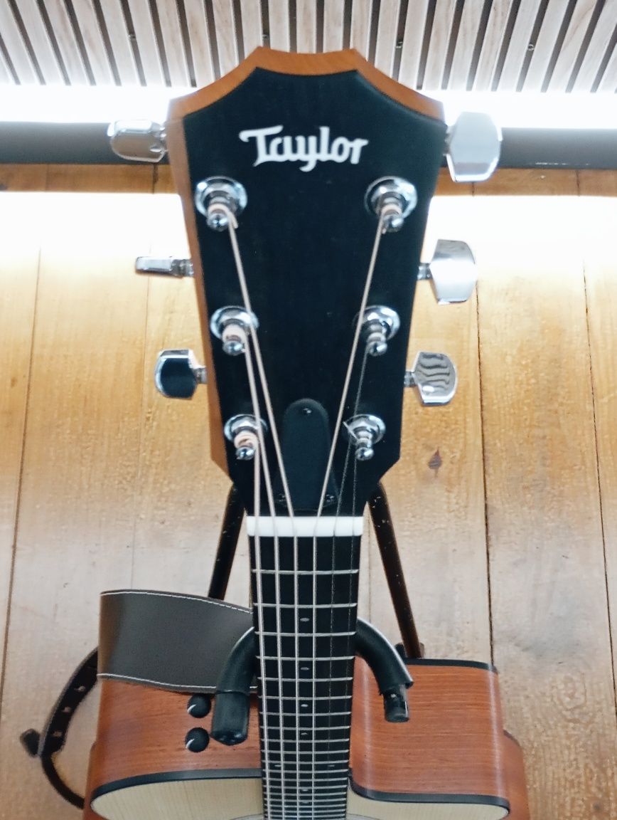 Taylor 114ce Grand Auditorium (como nova)