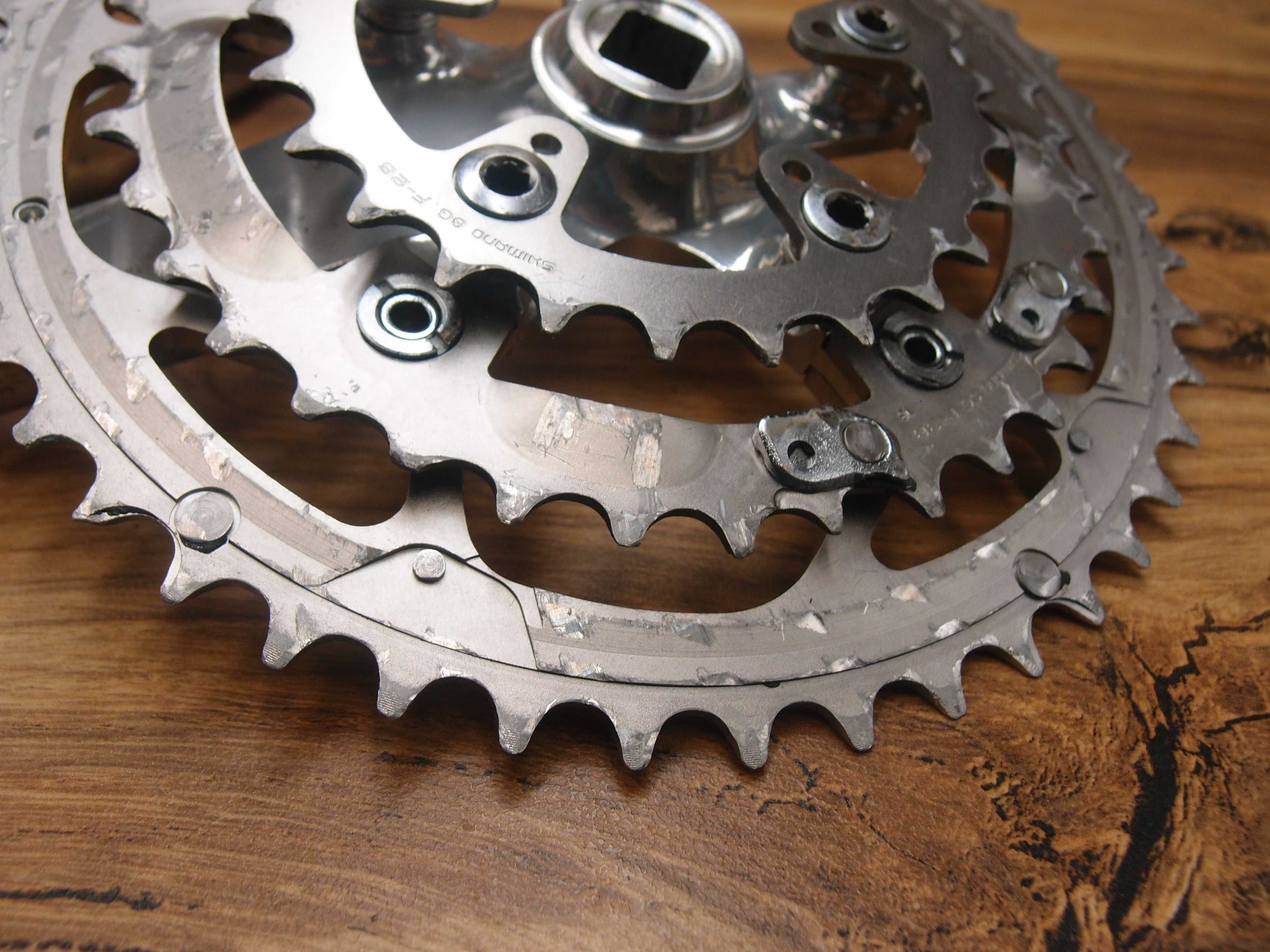 zestaw korba rowerowa  Shimano XTR FC-M900 suport Shimano XTR BB-UN90