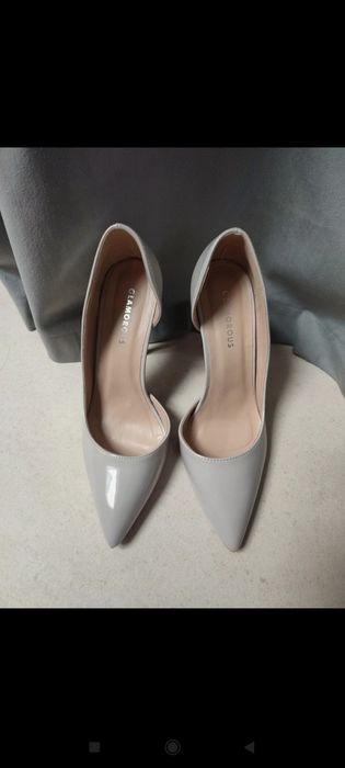 Eleganckie szpilki lakierowane rozm. 38