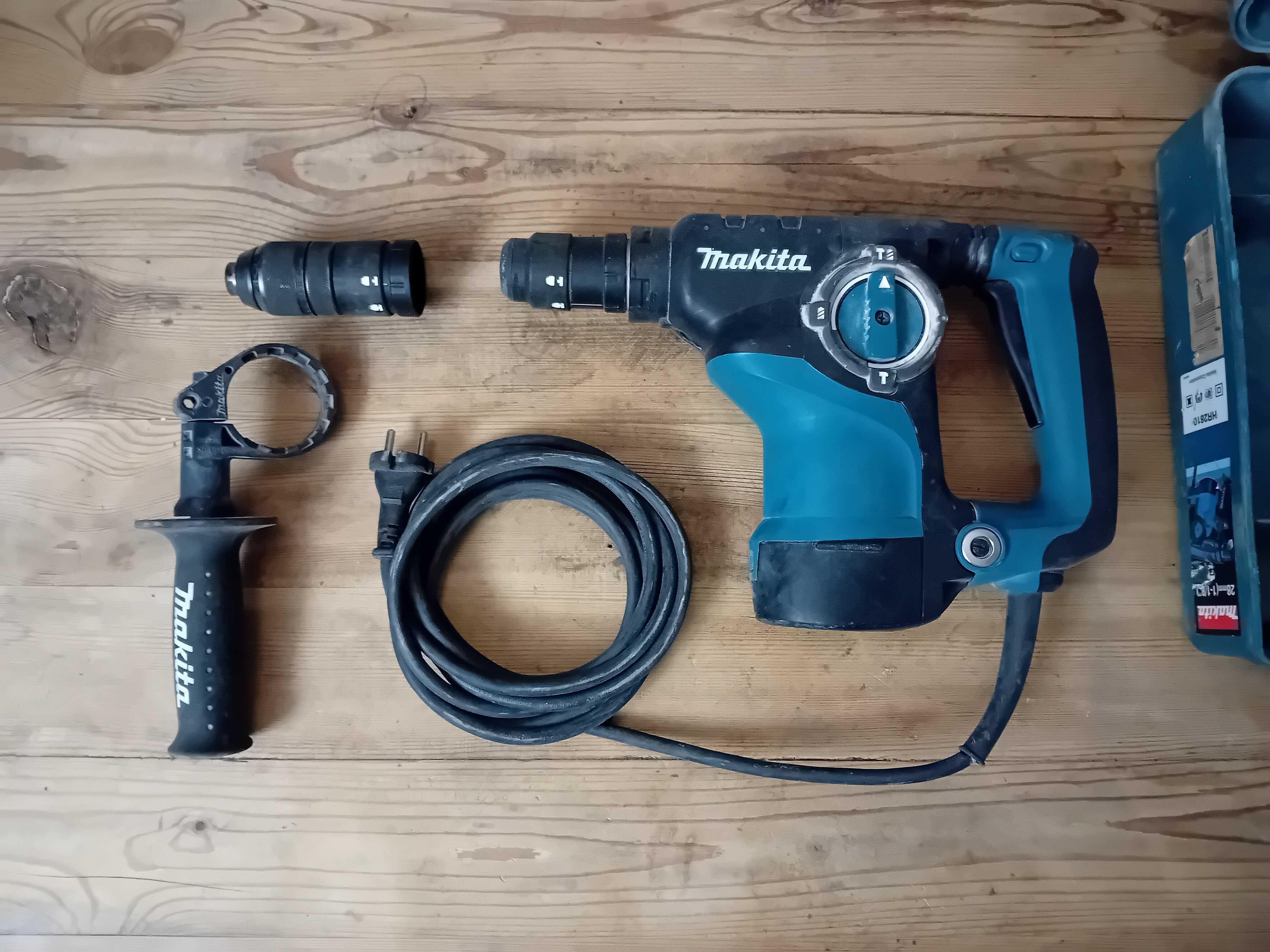 Makita HR2810 młotowiertarka