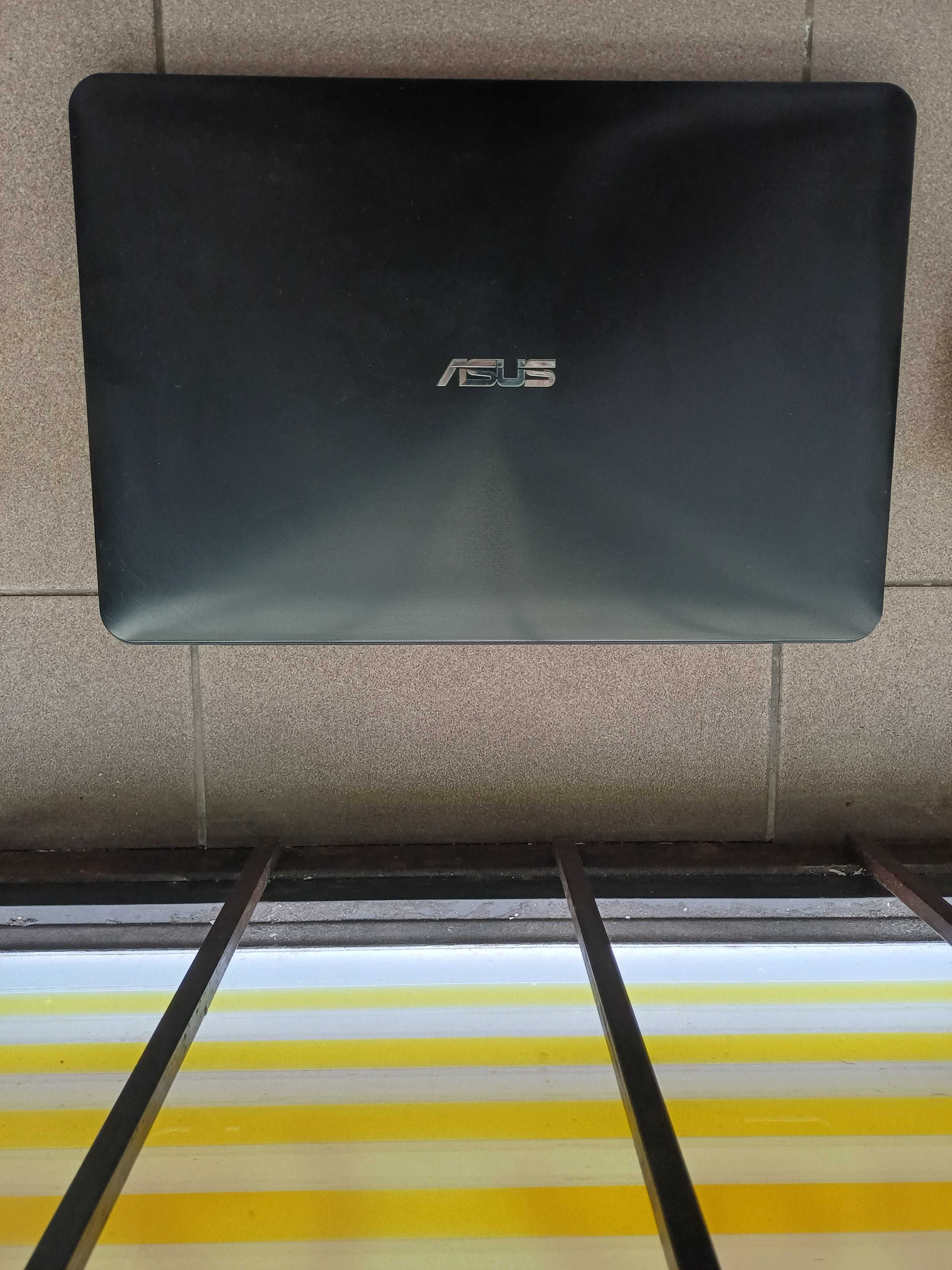 (1646/25)Laptop Asus F555Q