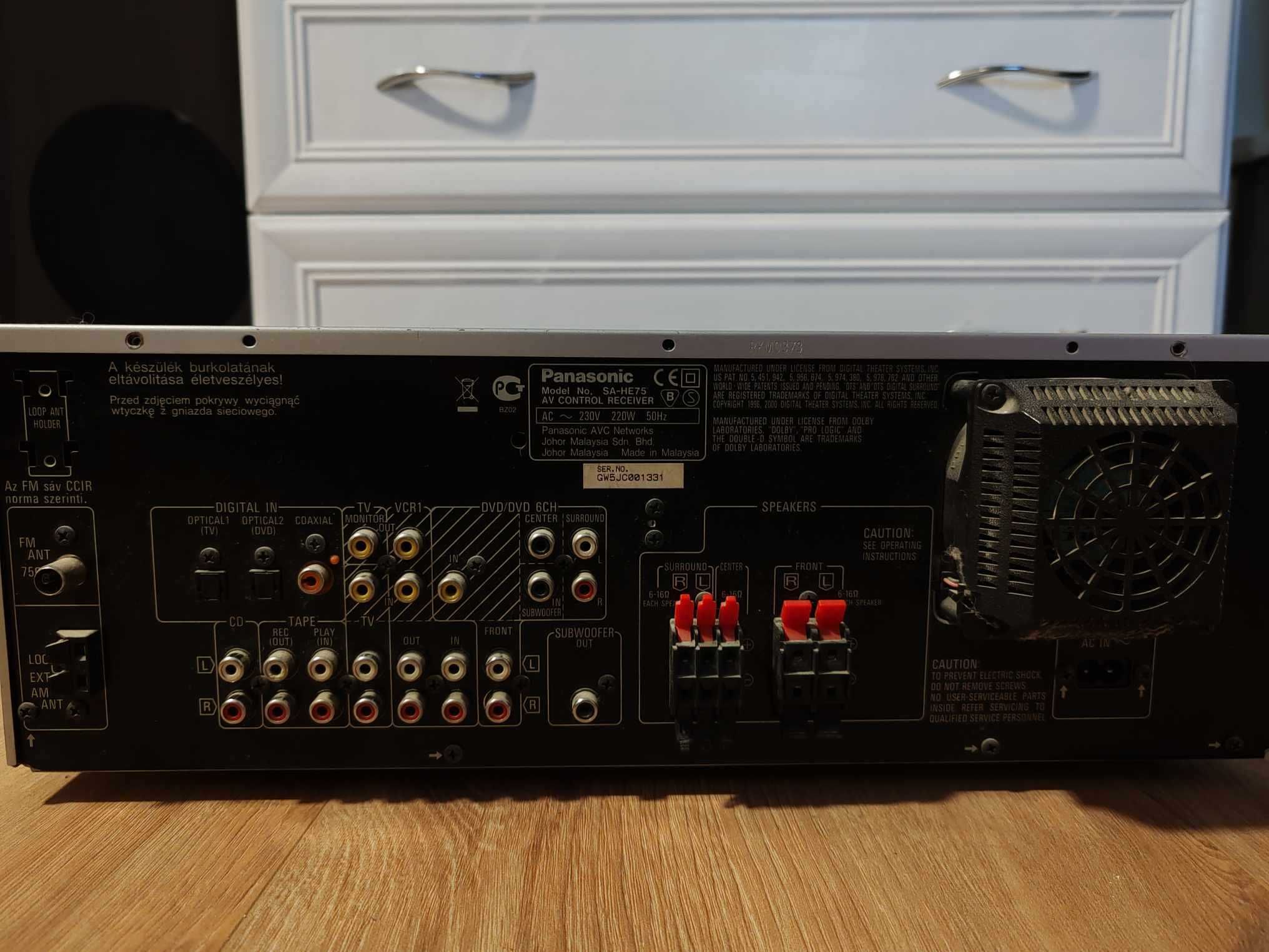 Amplituner firmy Panasonic model SA HE 75