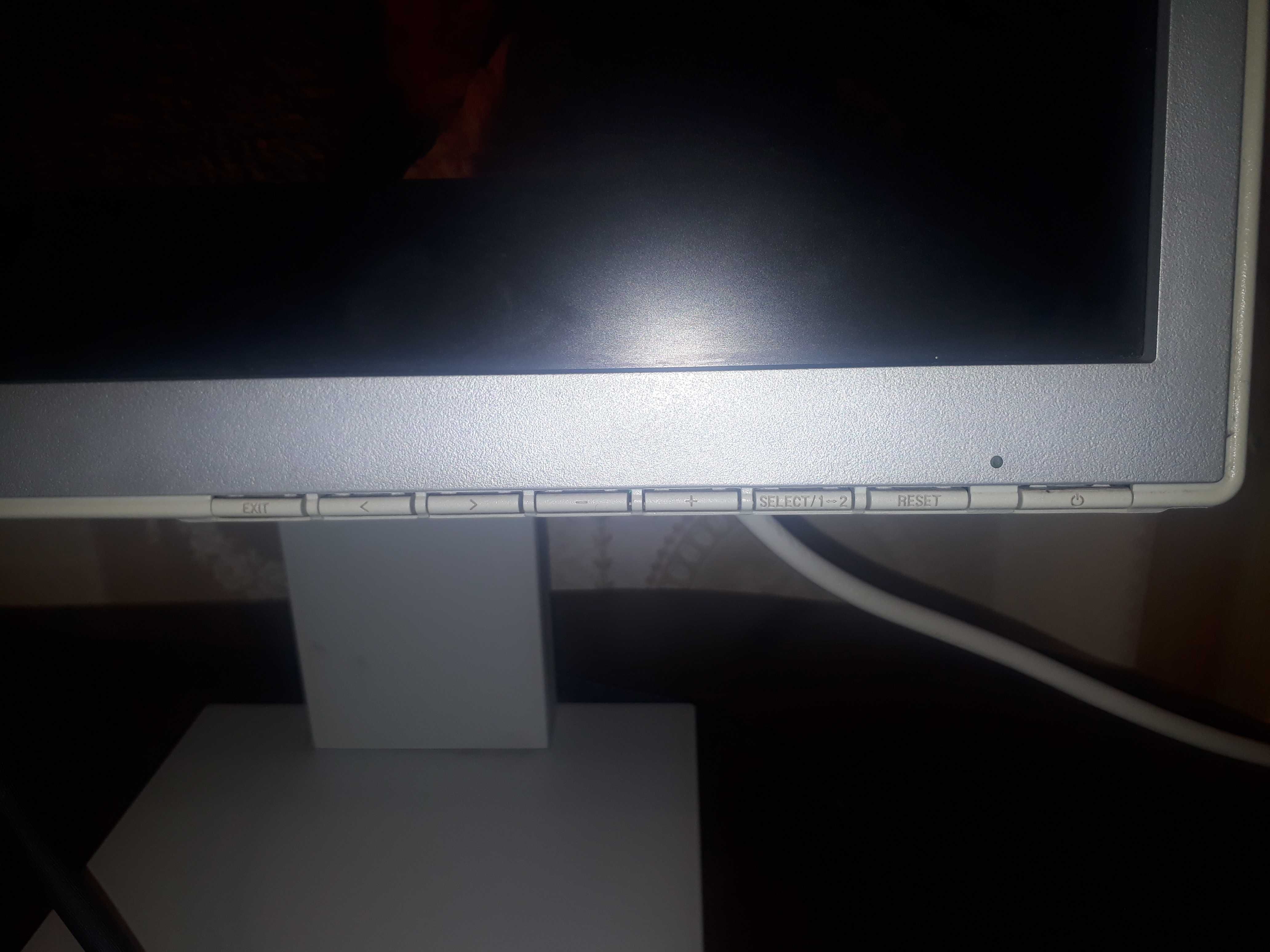 Комп'ютер -системний блок+монітор 17" NEC MultiSync 1760NX