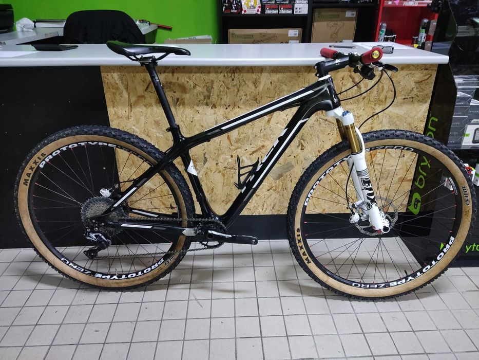 Trek carbono 1x11 roda 29 agora so 1000