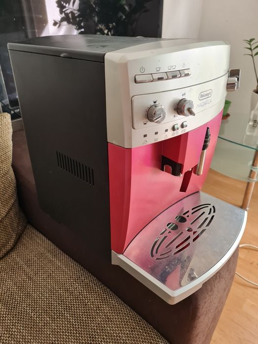 Кавомашина "Delonghi"