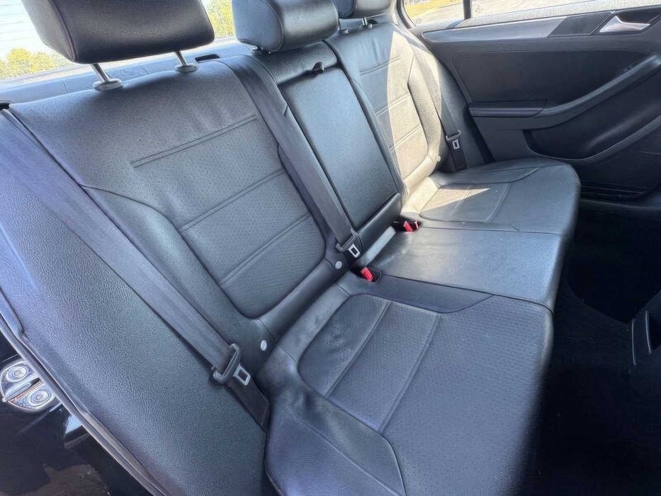 Volkswagen Jetta      2013