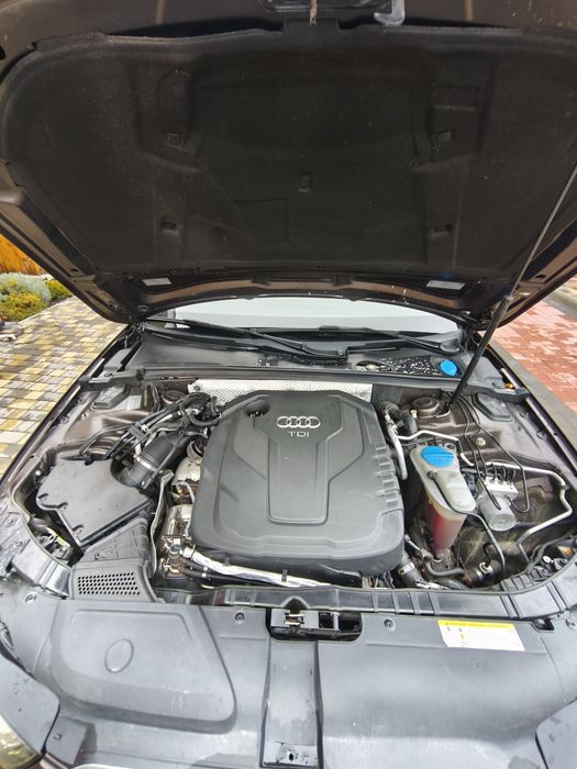 Ауді А4 В8 універсал