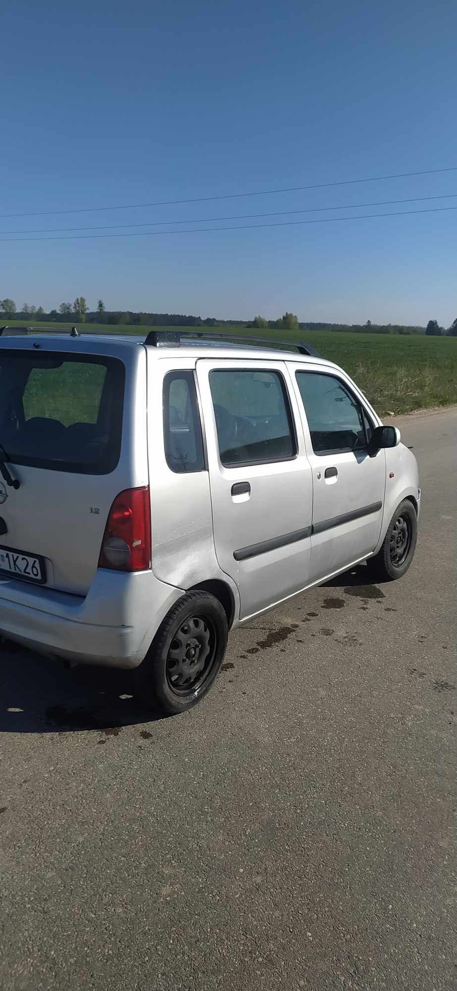 Opel agila  1.2benzyna z bardzo niskim przebiegiem