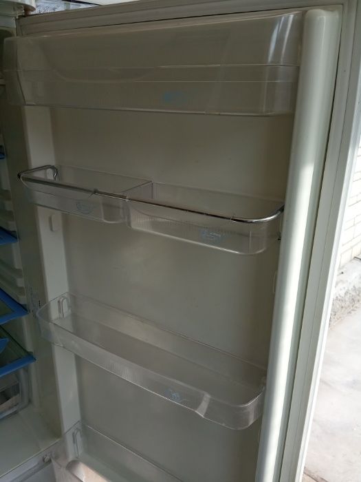 Продам холодильник (сломан)
