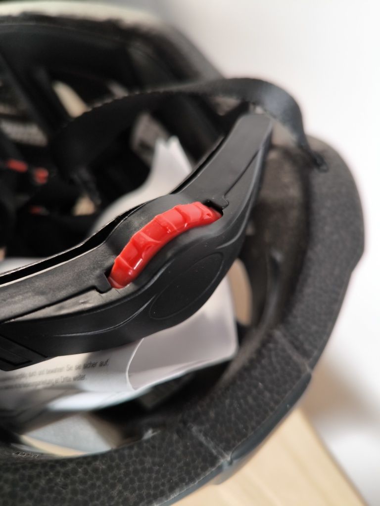 Nowy firmowy kask rowerowe z LED oświetleniem s,m,l różne rozmiary