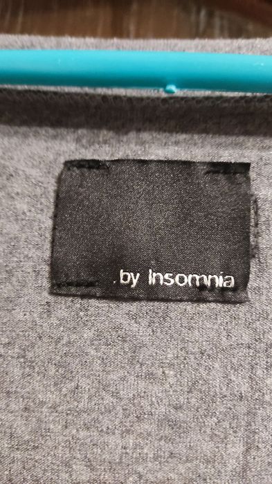 Szara sukienka z kieszeniami by insomnia