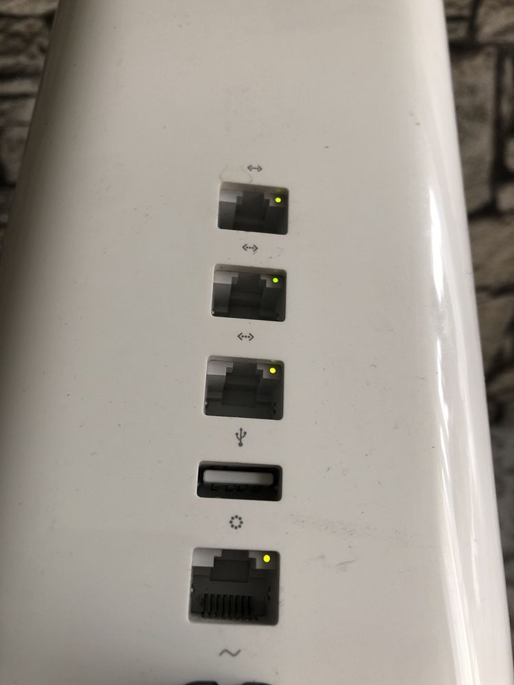Router Apple A1521