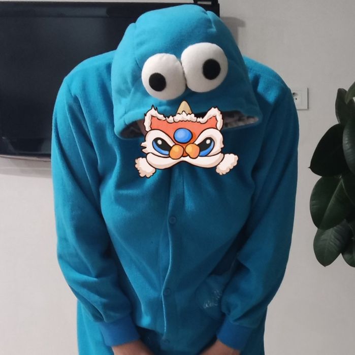 Кігурумі на 165 см флісовий з сердечками та очима