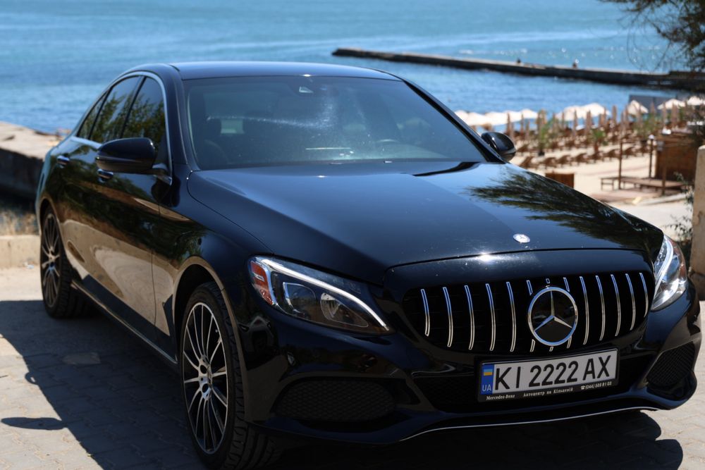 Оренда/прокат авто Mercedes-Benz C300 для особливих подій
