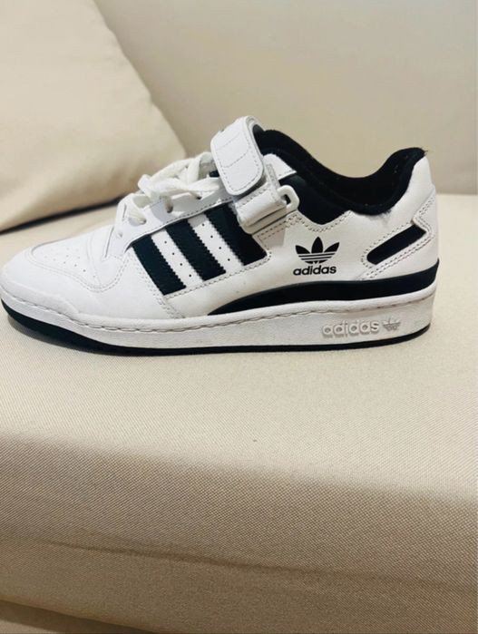 Tenis Adidas com pouco uso