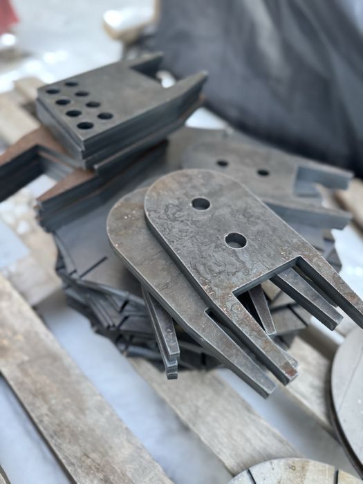 Лазерна порізка металу. Лазерна різка. Плазма.