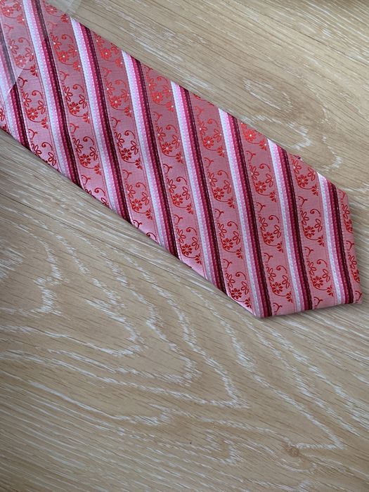 Галстук, новый, длина 1,5 м, в сложеном состоянии 75 см, ширина 10 см