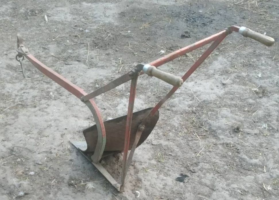 Плуг кінний для оранння