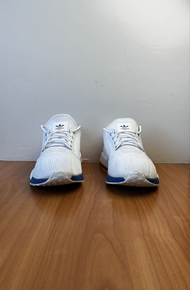 Кроссовки Adidas Boost NMD r1 v2 размер 45 оригинал спортивные бег run
