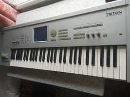 "Korg Triton Classic" (Япония), в отличном раб. и косм. состоянии!