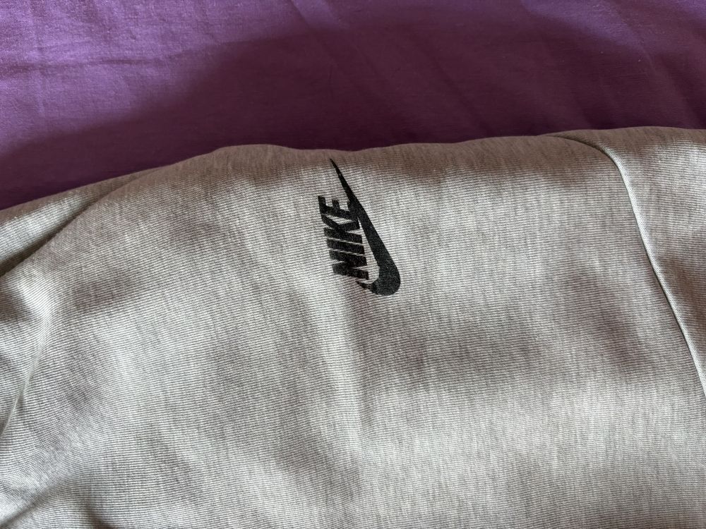 Calças de Nike Tech cinzentas