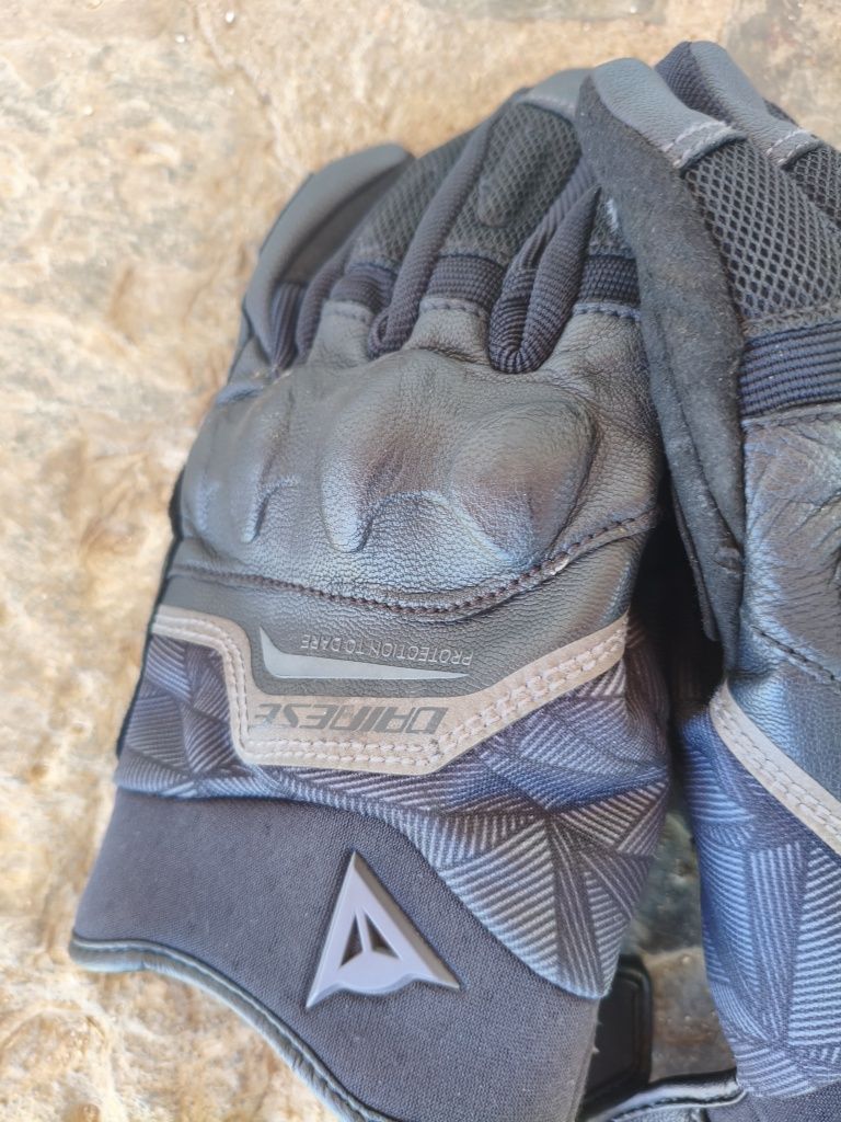 Luvas Dainese em excelente estado tamanho M