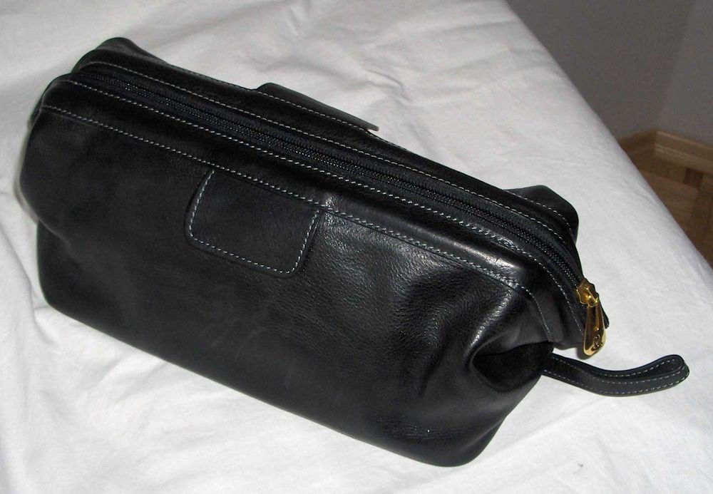 Kosmetyczka męska czarna , ze skóry, matki Wittchen, nowa,