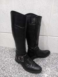 Botas em pele  preto