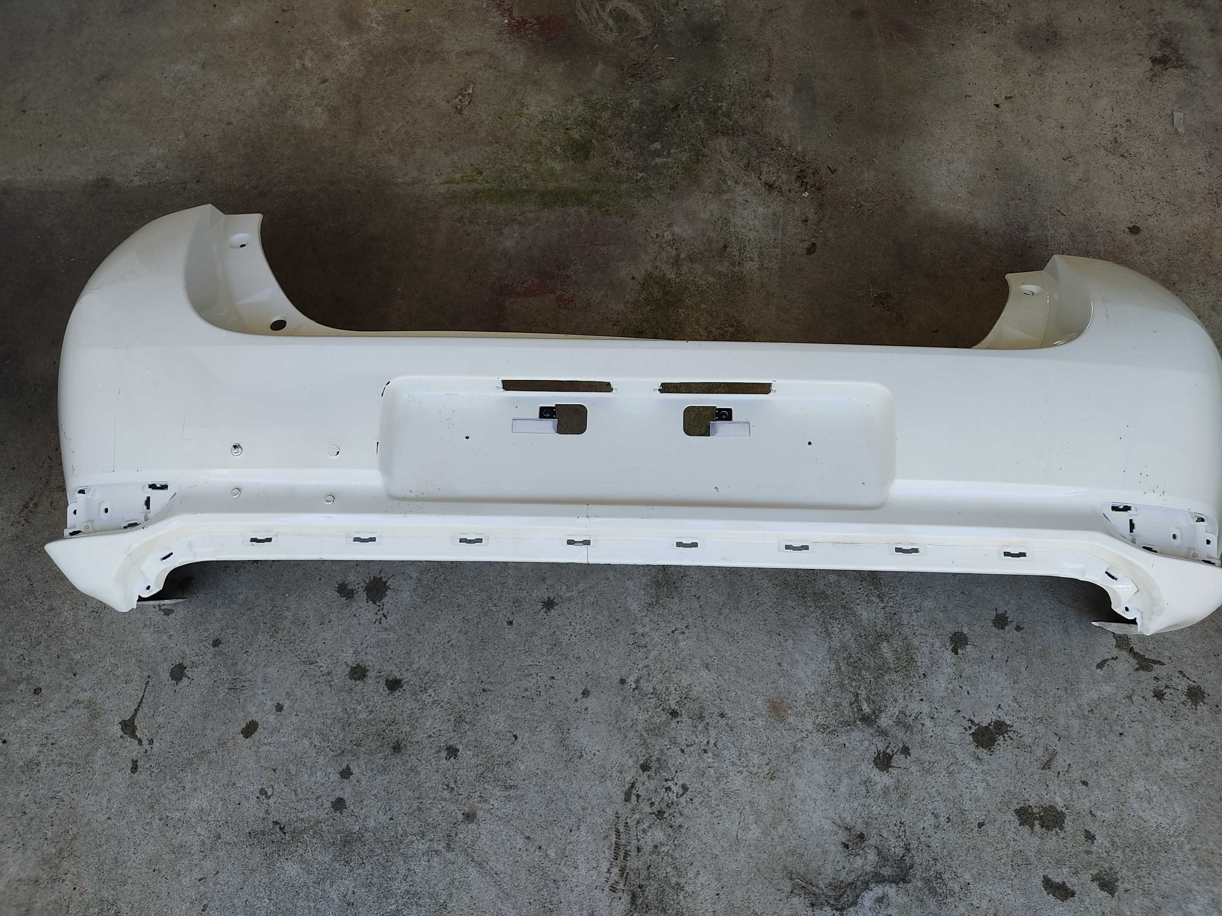 Pára-choques traseiro Toyota Auris