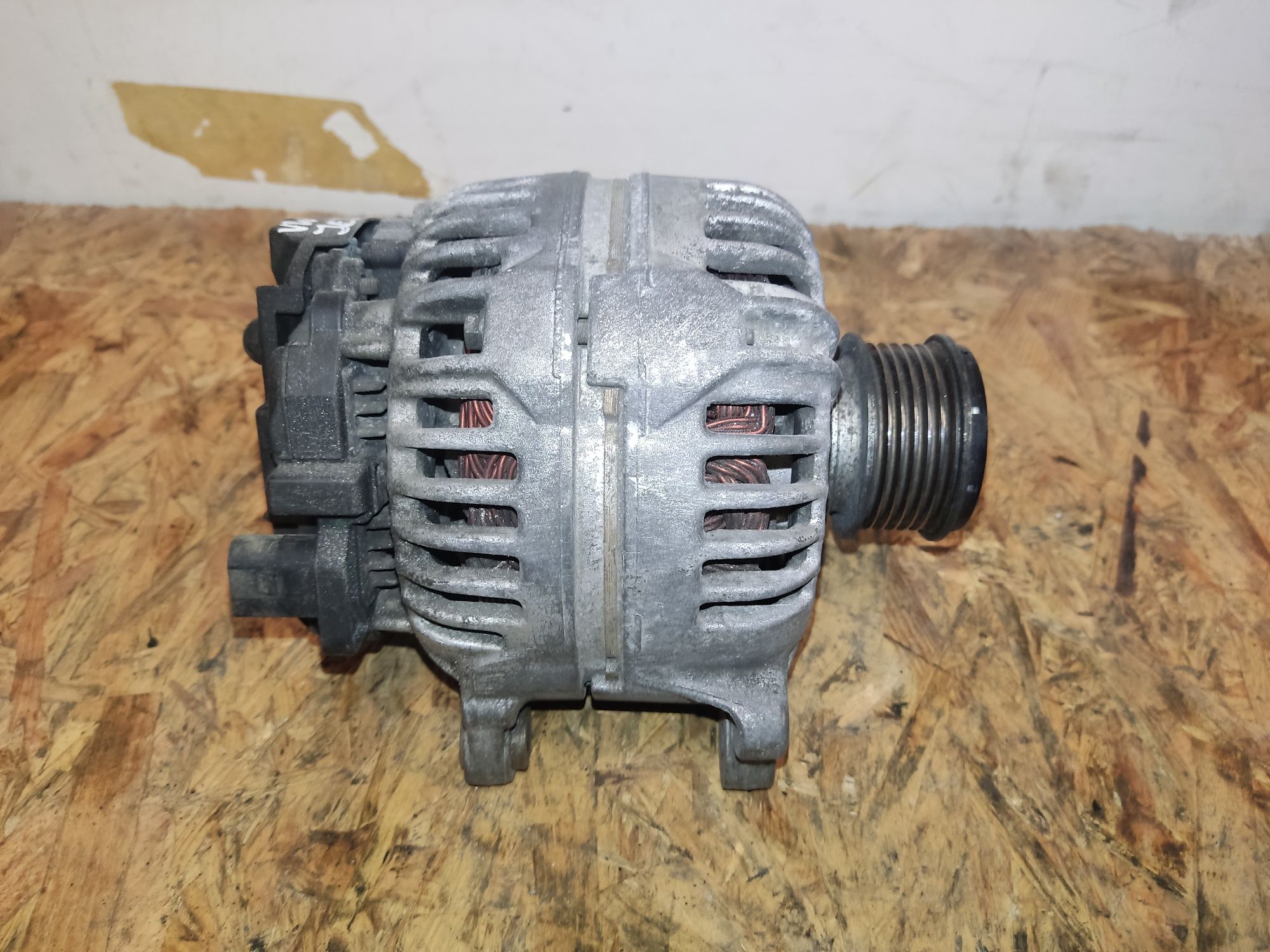 Alternator 140a Bosch VW Golf V 5 / Jetta V 5 1.9 TDI Bdb Stan Org Eu