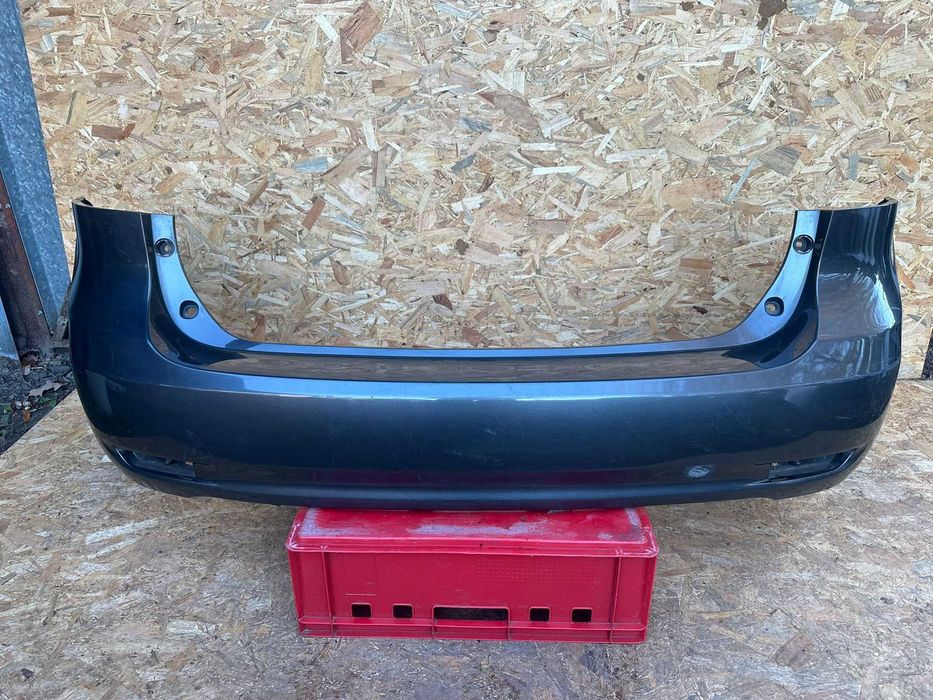 Toyota Avensis T27 09-12 kombi zderzak tylni tył cały orginał