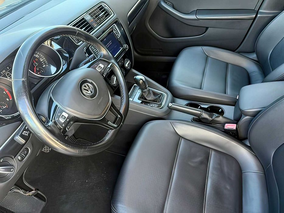 Volkswagen Jetta      2016