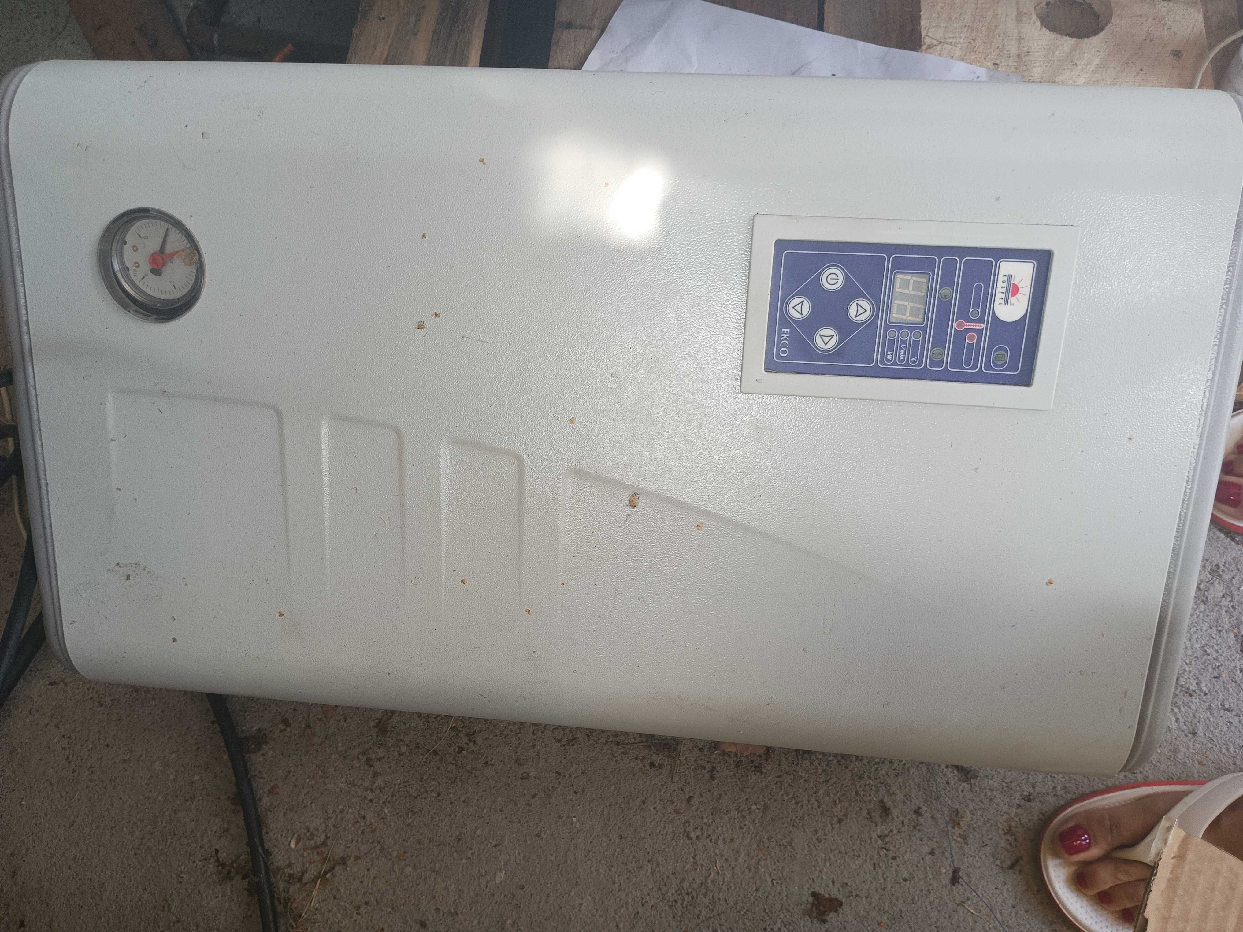 Boiler 80 l dodatkowo podgrzewacz wody