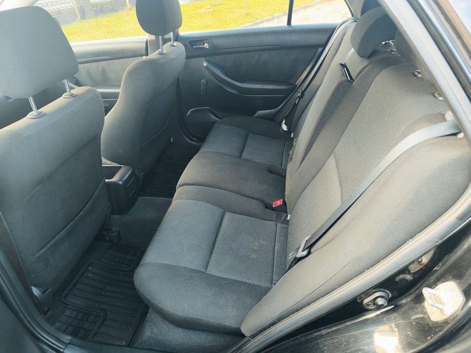 Toyota Avensis 2005 rok 1.8 benzyna Polski salon