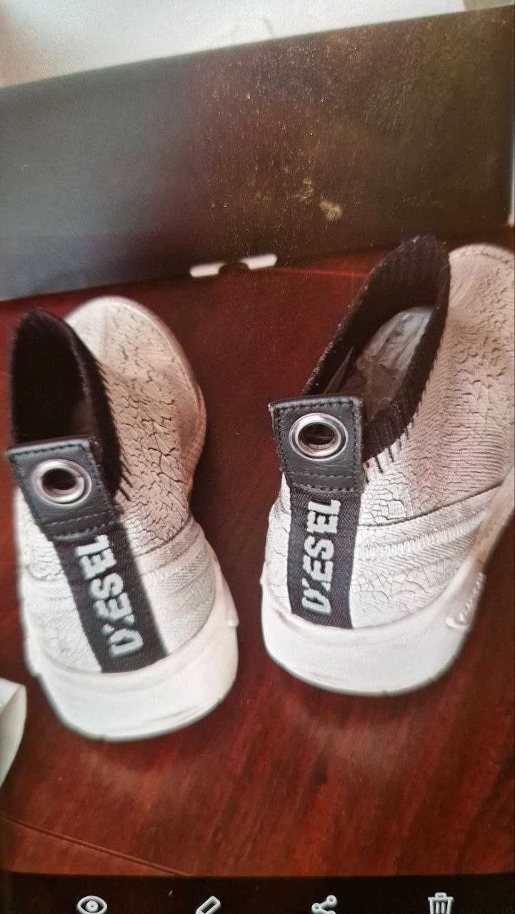 Продам необычные женские кроссовки кеды от бренда Diesel ( Italy )