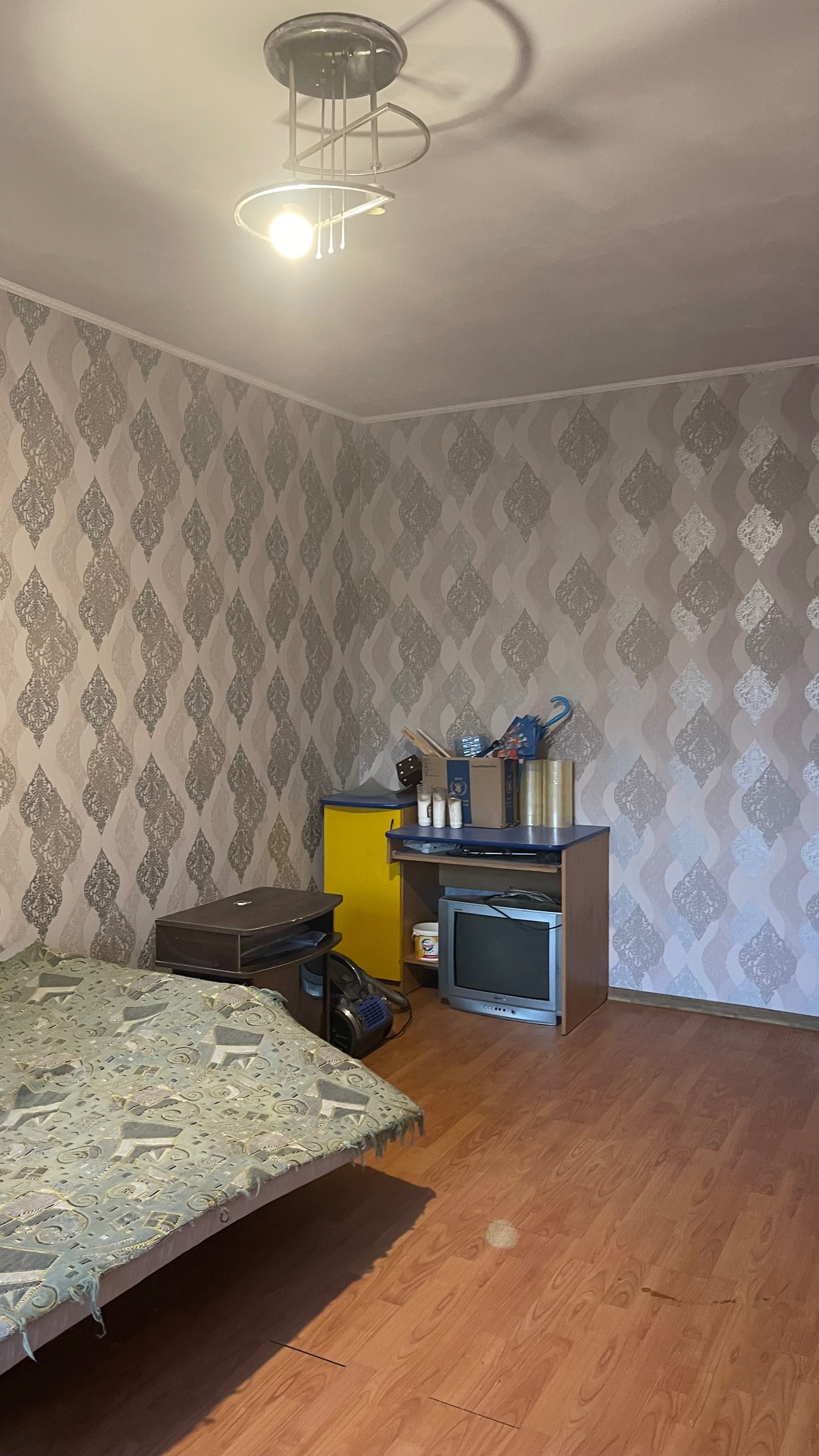 Продам 2 х кімнату квартиру вул.Вишнева