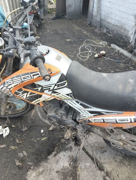 Продам кросовика 250кубіків