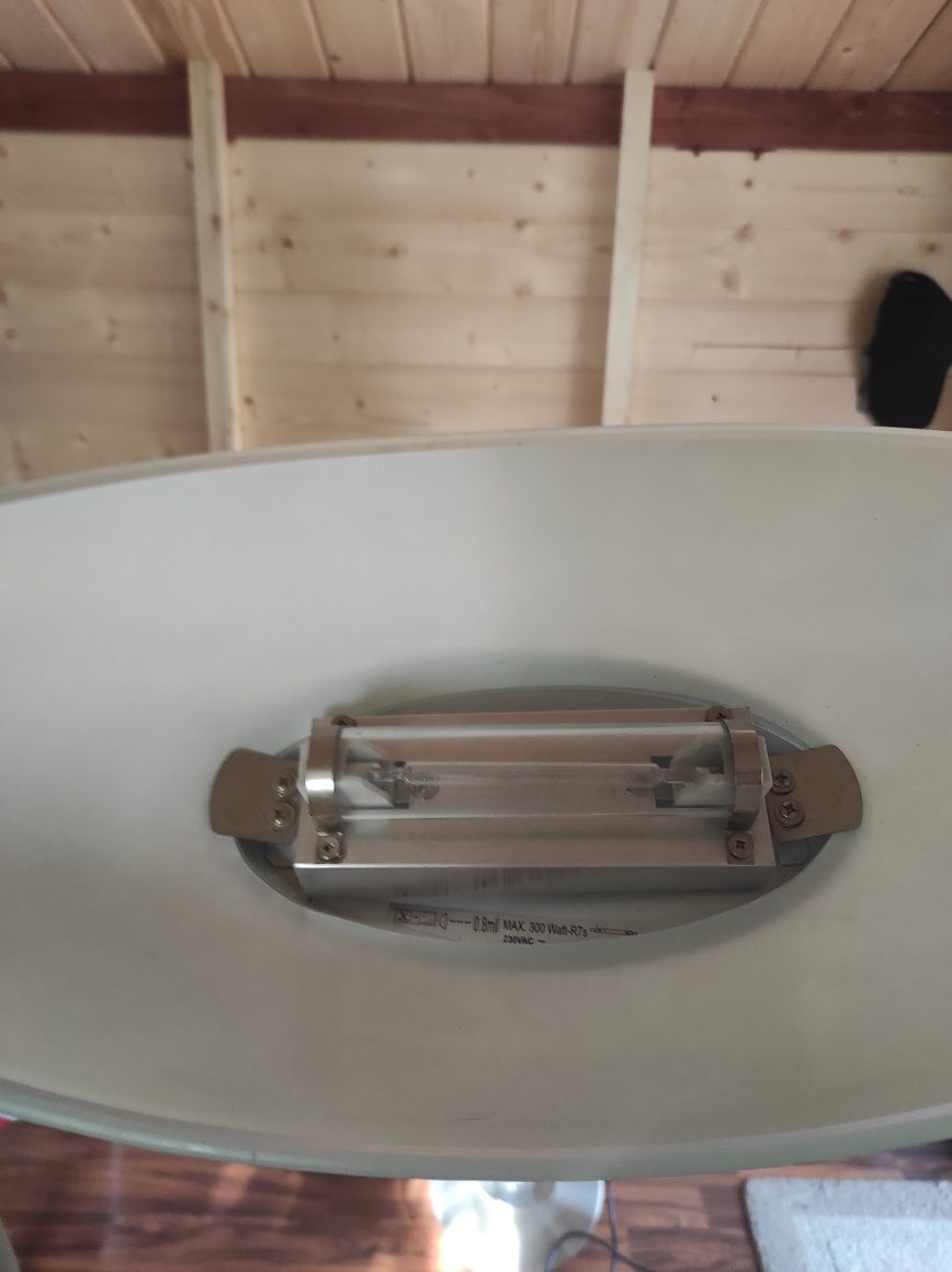 Lampa podłogowa stojąca