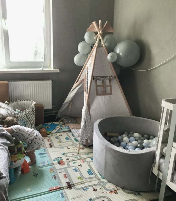 Сухий басейн з кульками